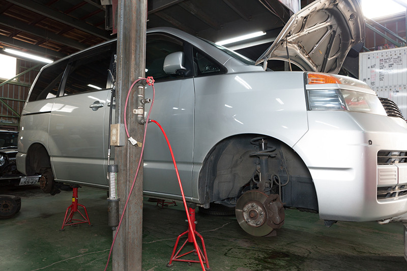 リピーターが続出しているK-BLASTはタイヤ交換を行います